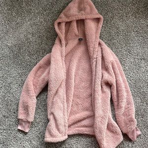 Cold Crush pink fuzzy open front sherpa never worn